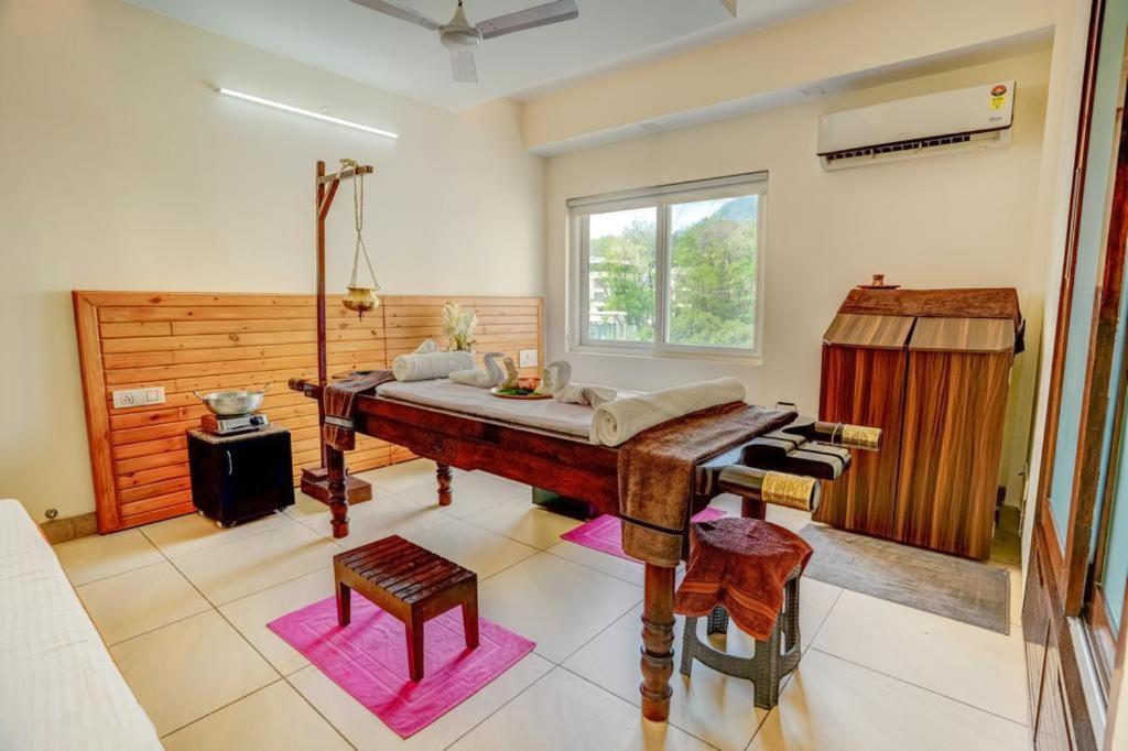 Golden Healing Journeys Homestay Rishīkesh Exteriör bild